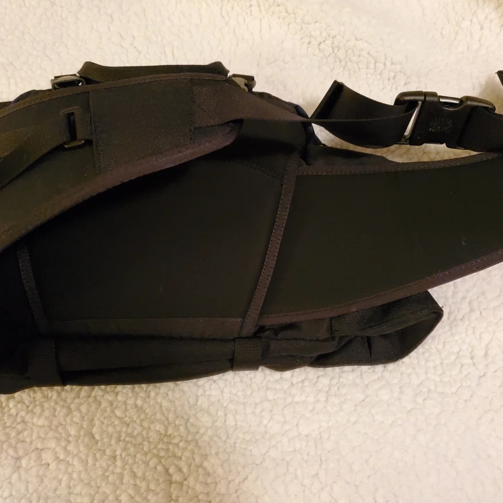 The North Face MT Biker zipper fanny pack,  in excellent condition.  Navy & gray - Picture 7 of 9